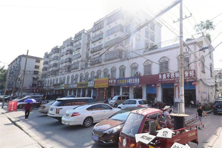 明城园一中家属院3室2厅2卫142㎡